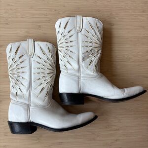 Vintage Acme Cowboy Boots – White with Gold Detail